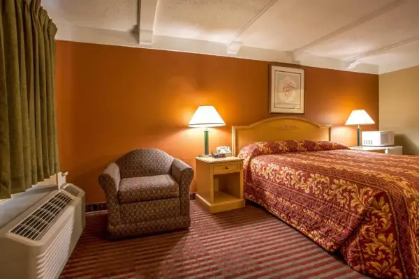 Relax Inn Saint Charles 7