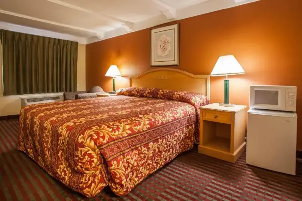 Relax Inn Saint Charles 9